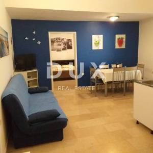 ISTRA, PULA - Velika obiteljska kuća s 2 apartmana, konobom i garažom