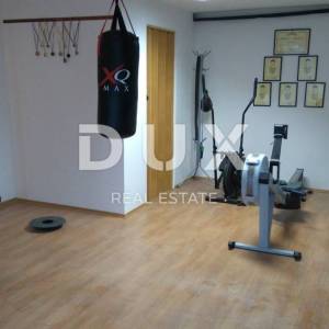 ISTRA, PULA - Velika obiteljska kuća s 2 apartmana, konobom i garažom