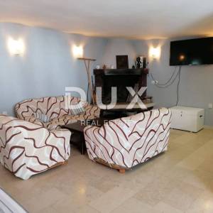 ISTRA, PULA - Velika obiteljska kuća s 2 apartmana, konobom i garažom