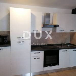 ISTRA, PULA - Velika obiteljska kuća s 2 apartmana, konobom i garažom