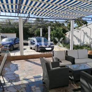 ISTRA, PULA - Velika obiteljska kuća s 2 apartmana, konobom i garažom