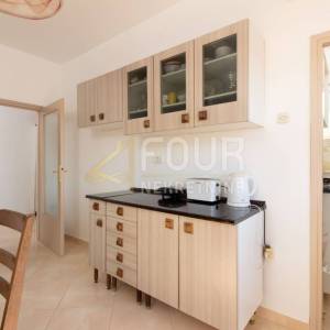 Istra, Pula - Veruda, 212m2, 2 stana, terasa + balkon + okućnica + garaža