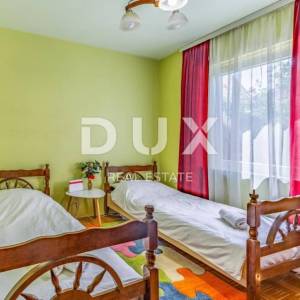 ISTRA, PULA Vila s bazenom i 2 apartmana na prostranoj okućnici 1700 m2