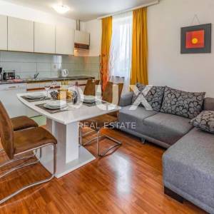 ISTRA, PULA Vila s bazenom i 2 apartmana na prostranoj okućnici 1700 m2