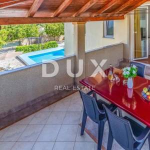 ISTRA, PULA Vila s bazenom i 2 apartmana na prostranoj okućnici 1700 m2