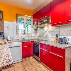ISTRA, PULA Vila s bazenom i 2 apartmana na prostranoj okućnici 1700 m2