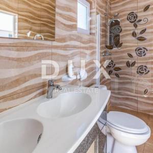 ISTRA, PULA Vila s bazenom i 2 apartmana na prostranoj okućnici 1700 m2