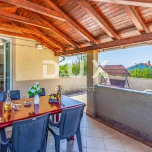 ISTRA, PULA Vila s bazenom i 2 apartmana na prostranoj okućnici 1700 m2