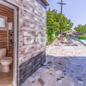 ISTRA, PULA Vila s bazenom i 2 apartmana na prostranoj okućnici 1700 m2
