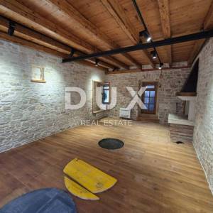 ISTRA, PULA - Višenamjenski poslovni prostor u centru grada, 40 m2, za najam