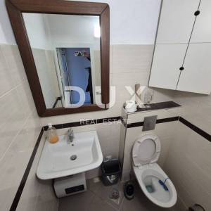 ISTRA, PULA - Višenamjenski poslovni prostor u centru grada, 40 m2, za najam
