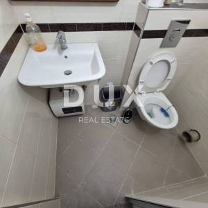 ISTRA, PULA - Višenamjenski poslovni prostor u centru grada, 40 m2, za najam