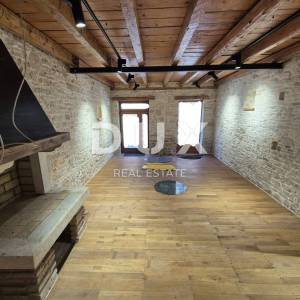 ISTRA, PULA - Višenamjenski poslovni prostor u centru grada, 40 m2, za najam