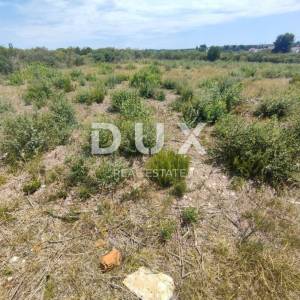 ISTRA, PULA - Zemljište 5 837 m2 od kojeg je 1 000 m2 građevinskog! 
