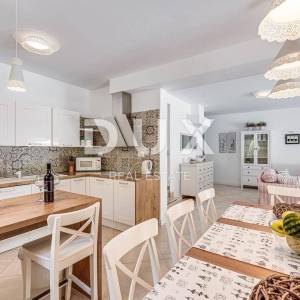 ISTRA, RABAC - Atraktivna obiteljska vila s bazenom 