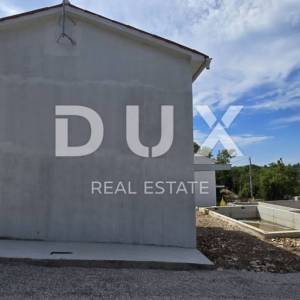 ISTRA, RABAC - Kamena kuća s bazenom u blizini mora