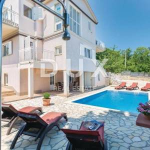 ISTRA, RABAC - Kuća s bazenom i pogledom na more