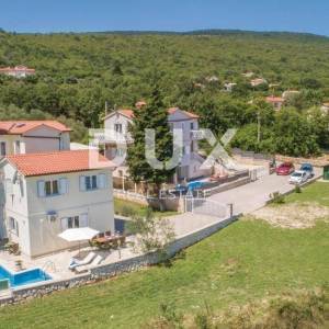 ISTRA, RABAC - Kuća za odmor s bazenom i pogledom na more