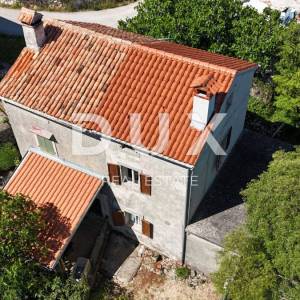 ISTRA, RABAC (OKOLICA) - Kamena kuća s pogledom na more