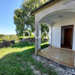 ISTRA, RABAC (OKOLICA) - Kamena kuća s pogledom na more