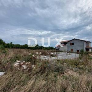 ISTRA, RABAC, OKOLICA - Zemljište s građevinskom dozvolom i započetom gradnjom