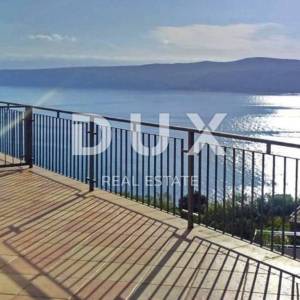 ISTRA, RABAC - Prostrana kuća s pogledom na more