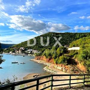 ISTRA, RABAC - Zemljište s građevinskom dozvolom, prvi red do mora
