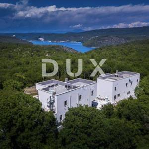 ISTRA, RAKALJ - Nebeska ljepotica s panoramskim pogledom na more!