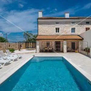 Istra, Rakalj, predivna nova kamena kuća sa bazenom u blizini plaže