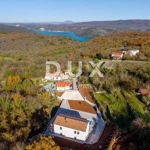 ISTRA, RAKALJ - Vila s bazenom nedaleko mora