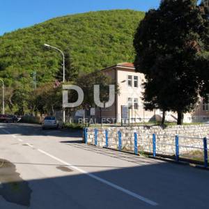 ISTRA, RAŠA - Prostrana gospodarska zgrada