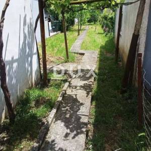ISTRA, RAŠA - Stan na prvom katu s vrtom 