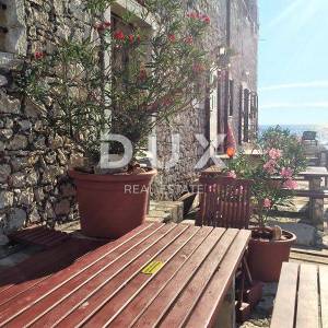 ISTRA, ROVINJ - 1SS+DB stan smješten prvi red do mora s privatnom plažom