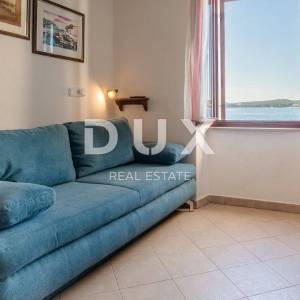ISTRA, ROVINJ - 1SS+DB stan smješten prvi red do mora s privatnom plažom