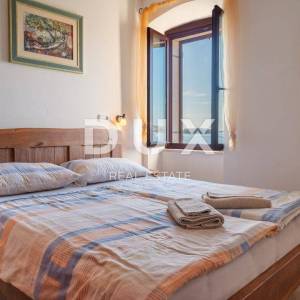 ISTRA, ROVINJ - 1SS+DB stan smješten prvi red do mora s privatnom plažom