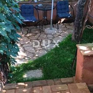 ISTRA, ROVINJ - 2 apartmana i studio u srcu Rovinja s terasama i vrtom!