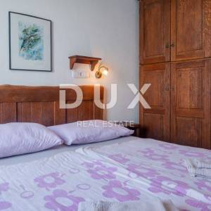 ISTRA, ROVINJ - 2SS+DB stan smješten prvi red do mora s privatnom plažom