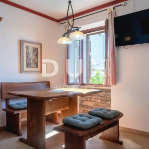 ISTRA, ROVINJ - 2SS+DB stan smješten prvi red do mora s privatnom plažom