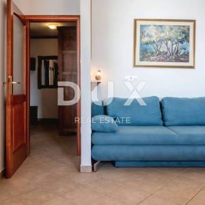 ISTRA, ROVINJ - 2SS+DB stan smješten prvi red do mora s privatnom plažom