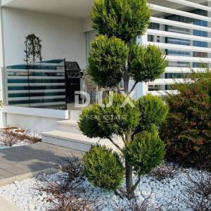 ISTRA, ROVINJ - 3SS+DB apartman nadomak plaža i centra grada