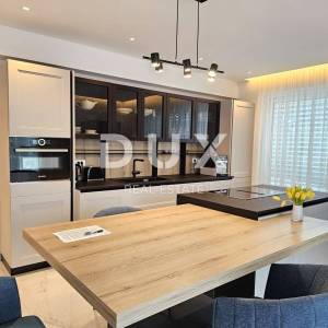 ISTRA, ROVINJ - 3SS+DB apartman nadomak plaža i centra grada