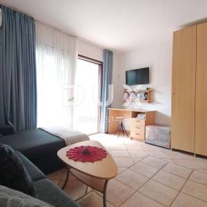 ISTRA, ROVINJ - Apartmanska kuća na samo 40m od mora!