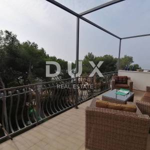 ISTRA, ROVINJ - Apartmanska kuća na samo 40m od mora!