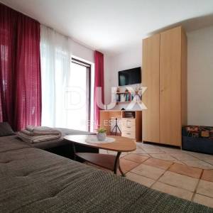 ISTRA, ROVINJ - Apartmanska kuća na samo 40m od mora!