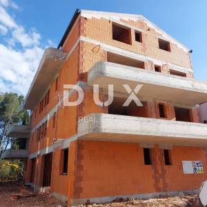 ISTRA, ROVINJ - Dvoetažni penthouse krovnom terasom i pogledom na more