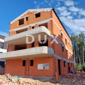 ISTRA, ROVINJ - Dvoetažni penthouse krovnom terasom i pogledom na more