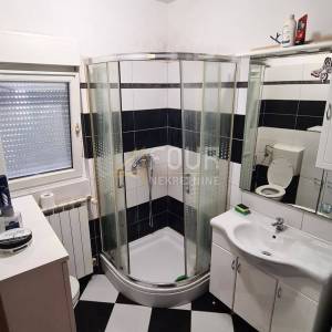 Istra, Rovinj, etaža s dva stana, 140m2, okućnica