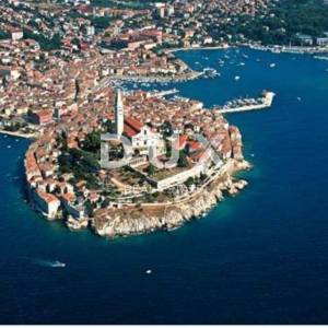 ISTRA, ROVINJ - Građevinsko zemljište  TOP LOKACIJA - PRILIKA !