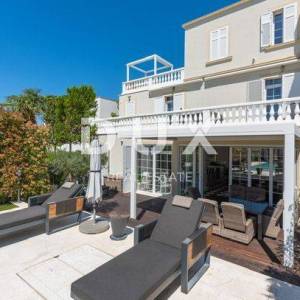 ISTRA, ROVINJ Impozantna vila s liftom!