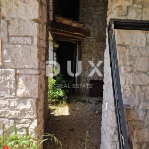 ISTRA, ROVINJ - Kompleks zemljišta s impresivnom starinom